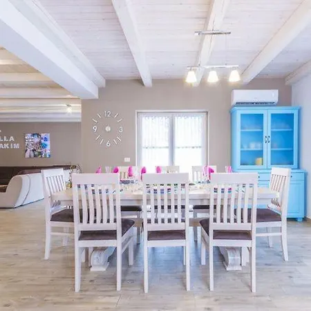 Apartament Amazing With Swimming Pool *