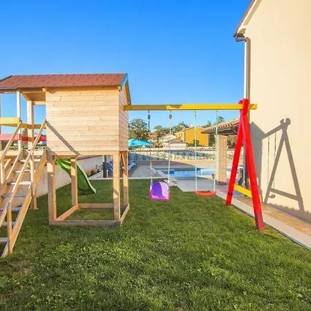 Apartament Amazing With Swimming Pool Žminj