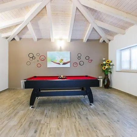 Apartament Amazing With Swimming Pool